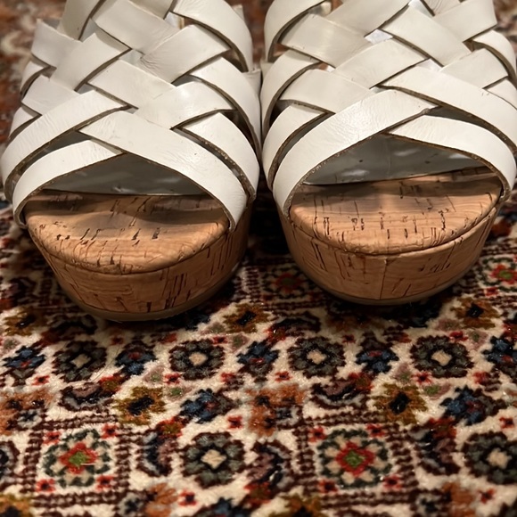 Guess Wedge - Picture 4 of 7